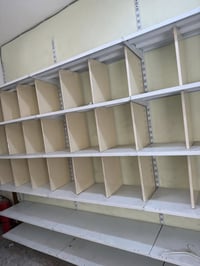 رفوف للبيع  الأعداد سجة (مسطرة) قياس 240 سم العدد 66 قطعة  بليت (رف) ق...