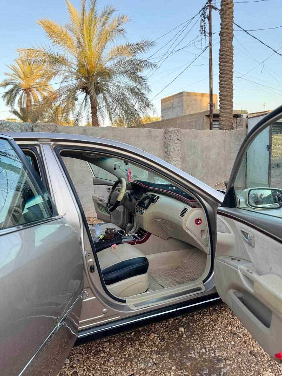 السلام عليكم أزيزه ٢٠٠٨ وارد خليجي 
بدون حادث نضيفه جدآ كير مكينه ٢٧٠٠ كفالة
سنويه بسمي فول موصفات فتحة جلد تحكم شاشه كأمره اشاره مري تحم مري تبريد قطعتين تبريد ثلج مكان سيارة بابل نادر 
سعر ٩٥ تفاصيل ***********
