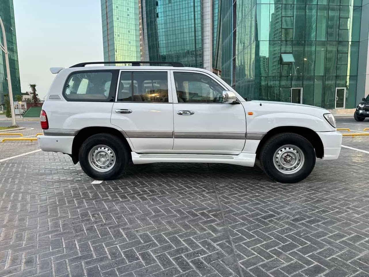 للبيع فقط تويوتا لاندكروزر GX مونيكا قطري خليجي موديل 2003 ***********
للبيع فقط بدون مراوس
لاندكروزر مونيكا GXقطريه
وارد خليجي  موصفات السياره
موديل 2003 بلدي بليته وشاصي
محرك V6 4.0 
كير عادي لوكير
دبل تانكي 
تبريد بريك EBS
فور ويل
جام عادي
سبع مقعد
السياره جاهزه
من كير ومحرك
واكسل تخم تاير
داخل كل جديد
كشنات جلد جديد
سقف كانتارا 
حداديه امامي خلفي
جديده كهربائية كلها
بلديه وشغاله الحمدلله
ربع مابيها مصرفه محداث
كامل 2007 دوسات وبجم
السياره احل من الصور بعد
بيها صبغ حزام فقط بدون
دواخل وقماره وتكم  مكفوله
من الحادث والمعجون والخياس
رقم بابل مميز بسمي سنويه هز فحص
كل جديد 31 تحويل وكاله بنفس اليوم
مكان السياره بغداد السعر علئ خاص
التواصل علئ رقم ***********
