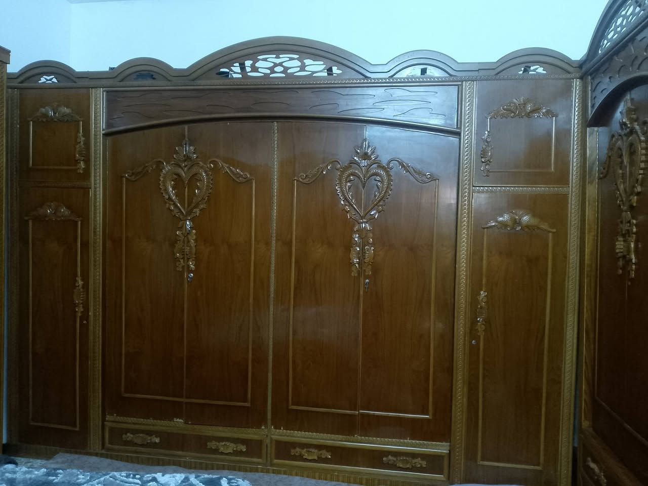 للبيع السعر مليون وبي مجال المكان الايمن
رقم الهاتف ***********
