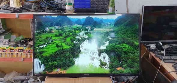 تەلەڤیزۆنی سۆنی قەبارە 43 سمارت
خاوێن ڕەنگی ڕەش نرخی 110000
لە هەولێر واتساپ *********** أربيل
