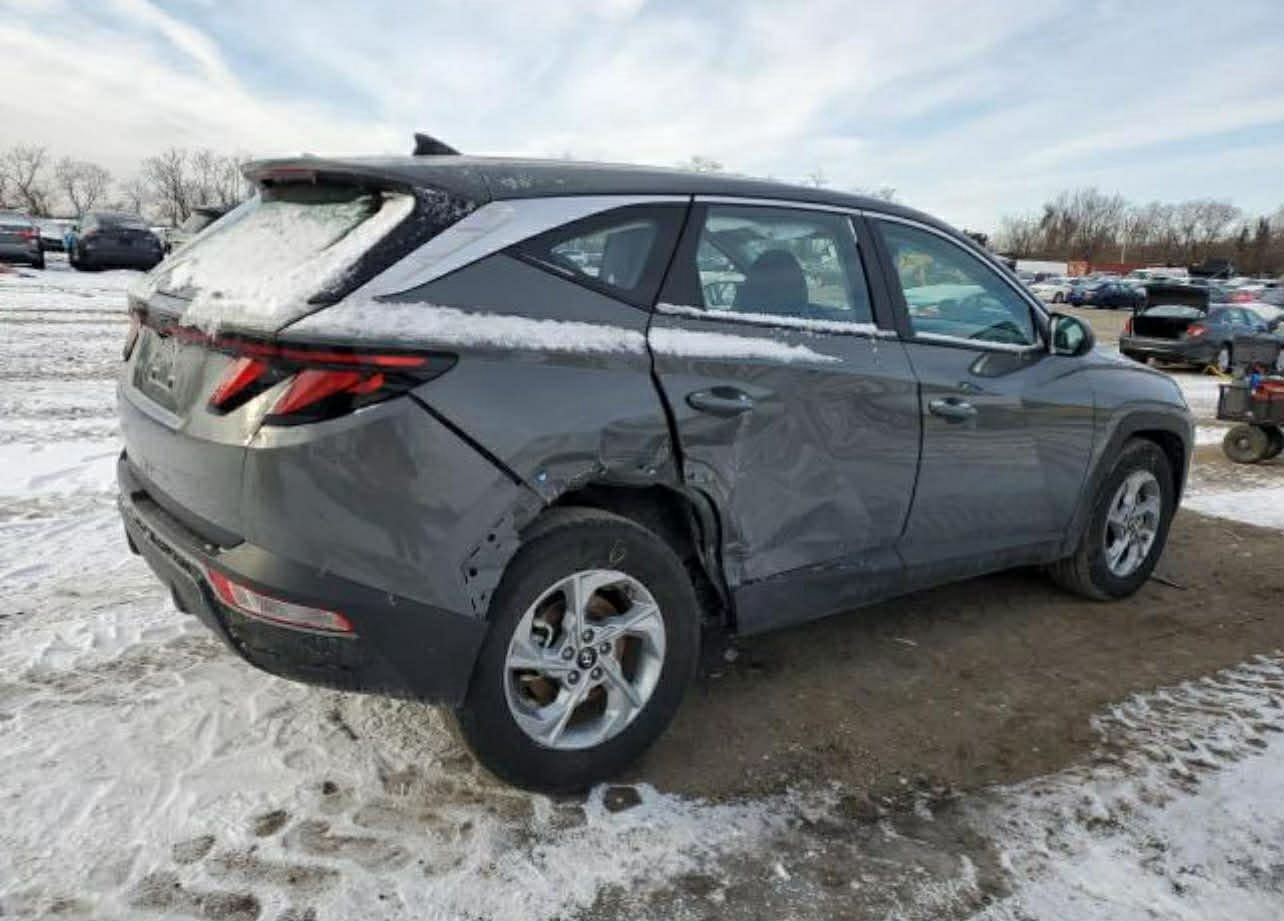 توسان موديل 24 بدون رقم تترقم جميع المحافظات حادثها موضح بالمنشور ماشيه 41 الف كيلو مكينه 2500 للبيع او مراوس حسب القناعه السعر 185 رقم تلفون *********** عنوان السماوه
