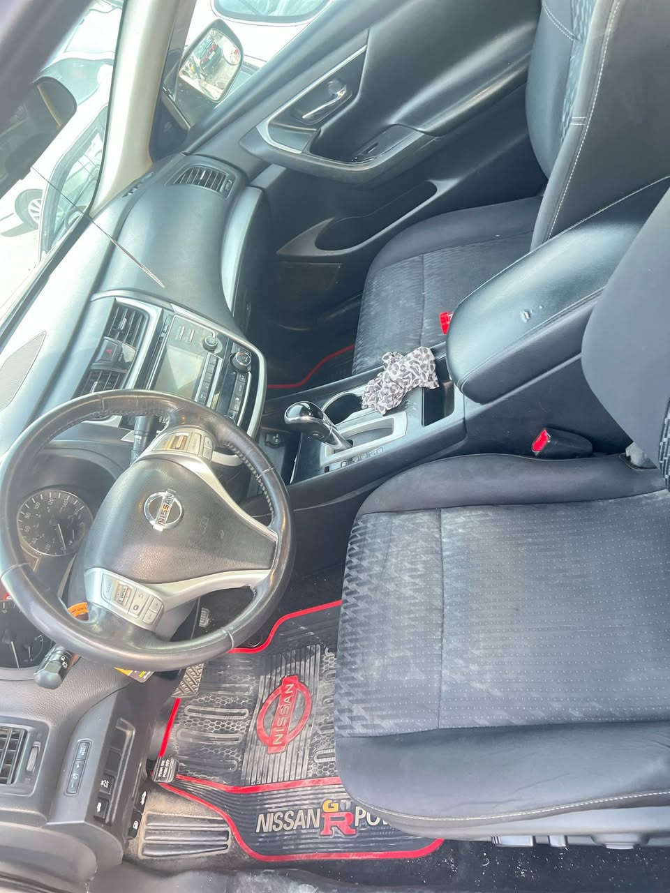 نيسان التيما 18 sv
المحرك 2500
رقم كركوك 
سنويه 28
الموقع بعقوبه 
***********
