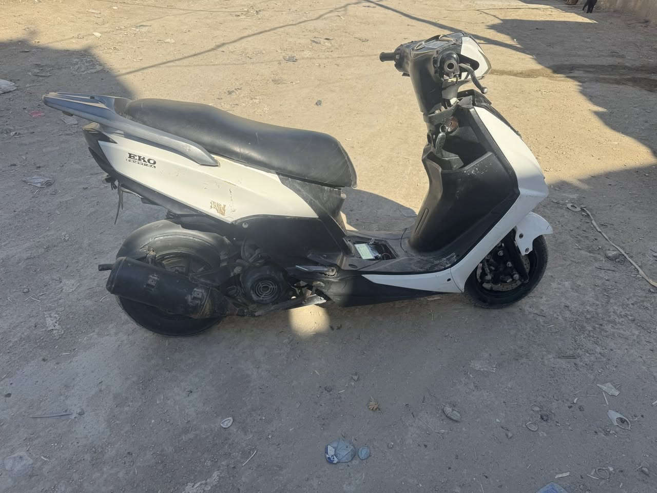 سلام عليكم دراجه سكنس كامله مكينه كفاله عامه لا مفتوحه ولا تنقص ولا تبخير ناعمه كلش كهربائيات كله شغاله بس الامامي مشلوعه الفيشه السعر 225 وبيه مجال بسيط للاستفسار رقم وخاص ***********
