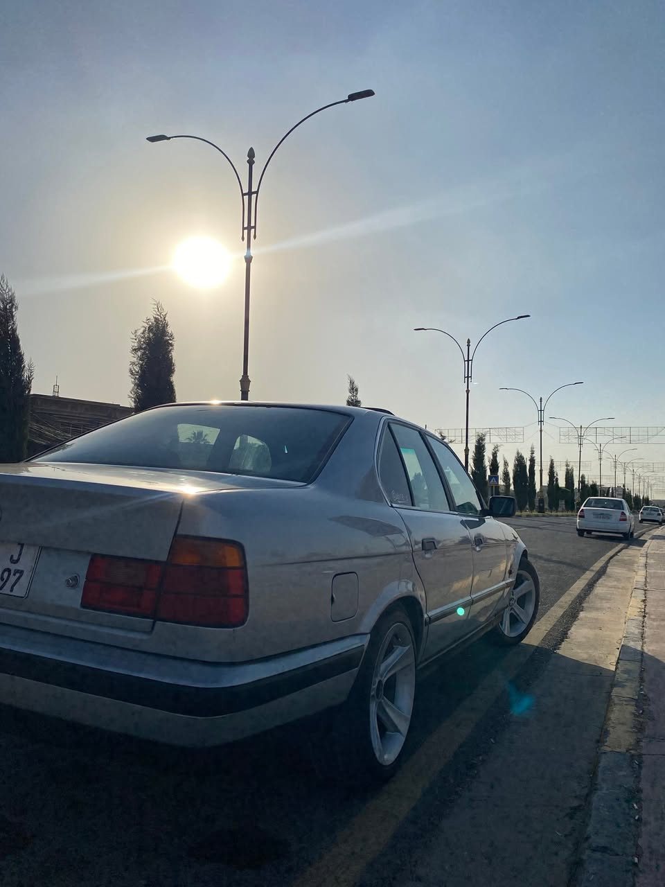 للبيع Bmw e34 موديل 1991
السياره جاهزه من ناحية كير ومكينه وكهربائيات 
تبريد شغال 
سلايت 
اربع جامات كهرب 
قفل مركزي 
كشنات جلد M
دركه M
دشبول ايرباك 
مصبوغه عام جماليه
للتواصل ***********
واتساب ***********
