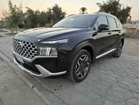 هيونداي سنتافي ليميتيد .2023
HYUNDAI SANTA FE LIMITED 
سنتافي  لمتد فول ١/١ رقم بغداد بأسمي
 بنزين حجم المحرك ٢٥٠٠ سي سي وارد امريكي ضررها بنيد وجاملغ ايمن ومكفوله شواصي ولغود وشغاله من امريكا ماشية ٤١ الف 
رقم الهاتف *********** // ***********
السعر ٢٢٥  
المواصفات:-
١- مفتاح ذكي بصمة + التشغيل عن بعد .
٢- نظام اوتو بارك / تقديم و ترجيع السيارة بالمفتاح الذكي والتوقف الذاتي بدون سائق
٣- كير بنظام الازار المنفصلة الاصدار الجديد ( بيانو)
٣- كير ماوس ثانوي لأوضاع القيادة / Drive Mode 
‏Comfort - Smart - Sport 
٤- نظام HTRAC الحديث 
٥- بنوراما فتحة سقف.
٦- هاند بريك بصمة 
‏٧ - Auto Hold  أوتو هولد
٨- خاصية ISOFIX   ايزو فكس قفل الاطفال
٩- نظام مانع الانزلاق
١٠ - نظام نزول المنحدرات.
١١ - نظام اطفاء المحرك (A) ذاتيا في الازدحامات لتوفير الوقود
١٢- شاشة تدعم Apple Car play و Android وبلوتوث مدمج والأوامر الصوتية
١٣- الداشبورد الكتروني بانماط متغيرة حسب وضعية القيادة
١٤- الشاشة الوسطية حجم كبير ١٢ انج مع دعم الملاحة بالخرائط GPS وبوصلة للاتجاهات
١٥- شاحن هاتف wireless
١٦-  مخارج شحن USB وتشغيل الميديا
١٧- منافذ للطاقة كهرباء 12فولت ومنفذ 110 فولت
١٨-  المرايا الجانبية قابلة للطي + نقطة عمياء + هيتر + اشارات
١٩- مرايا جانبية بخاصية الترحيب والفتح عند الاقتراب والاضاءة في الضلام
٢٠-  الصندوق كهربائي ذكي يفتح عند الاقتراب
٢١- حساسات ضغط الاطارات 
٢٢- حساسات أمامية / جانبية /خلفية
٢٣-  كامرة اضافية لتقنية منع الخروج عن المسار
٢٤- ميزة التوقف الذاتي للمركبة منعا للاصطدام عند القيادة او الرجوع
٢٥-  المركبة تعيد نفسها للمسار الصحيح عند عدم الانتباه
٢٦- لايت زينون رباعي العدسات بتقنية High Beam الانارة الذكية + LED  نهاري 
٢٧- بك لايت LED مميز مدعوم بتقنية ضد الضباب لاوضح رؤية للمركبة
٢٨- خاصية دعم الكاميرات عند تشغيل الإشارة الجانبية لرؤية الزوايا العمياء
٢٩- كاميرا دوارة 3D تفاعلية متعددة الاوضاع
٣٠- اضاءة داخلية LED تقنية Ambient Light متعددة الالوان 
٣١- مرآة داخلية بخاصية التعتيم الذاتي 
٣٢- سستم صوت هارمن كاردن 10 سماعات محيطية مع دمام وتويترز 
٣٣-  نظام القيادة الذاتي الذكي في الشوارع المخططة 
٣٤- مثبت السرعة Cruise وميزة التباعد عن المركبات
٣٥- خاصية المايك للسائق للتحدث مع الركاب في الخلف
٣٦- حساس حراري بسقف السيارة بتحذير صوتي في حال نسيان الاطفال في المركبة
٣٧- قفل الابواب والنوافذ / خاصية عدم العبث للاطفال
٣٨- القفل المركزي للابواب وعدم الفتح عند مرور مركبة بشكل قريب من السيارة 
٣٩- مقعد السائق خاصية الخزن وميزة الخروج المريح عند الاطفاء
٤٠-  المقاعد الامامية كهرباء + تبريد + تدفئة
٤١- المقاعد الخلفية تدفئة
٤٢- الداخل جلد بلون مميز تطعيم الدواخل
٤٣- ستائر جانبية 
٤٤- ستيرنغ من الجلد حياكة مع تحكمات وميزة تدفئة المقود
٤٥- شفتات رياضية بالمقود
٤٦-  التبريد والتدفئة تحكم شاشة وتحكم يدوي ايضا
٤٧-  التبريد امامي خلفي مناخ منفصل
٤٨-بردات أبواب خلفية  وكذلك في الصندوق
٤٩- قبضات أبواب ألمنيوم مع خاصية الانارة ليلا
٥٠- حساس لمس ابواب لفتح وغلق باب السائق والراكب
٥١- ماسحات امامية حساس / تشغيل تلقائي وسرعة حسب غزارة المطر
٥٢- ماسحة خلفية حساس /  تشغيل تلقائي عند المطر
٥٣- اريل نفكيتر مدمج بتقنية التقاط بث الراديو HD
٥٤- الصندوق كهربائي ذكي يفتح عند الاقتراب بغداد
