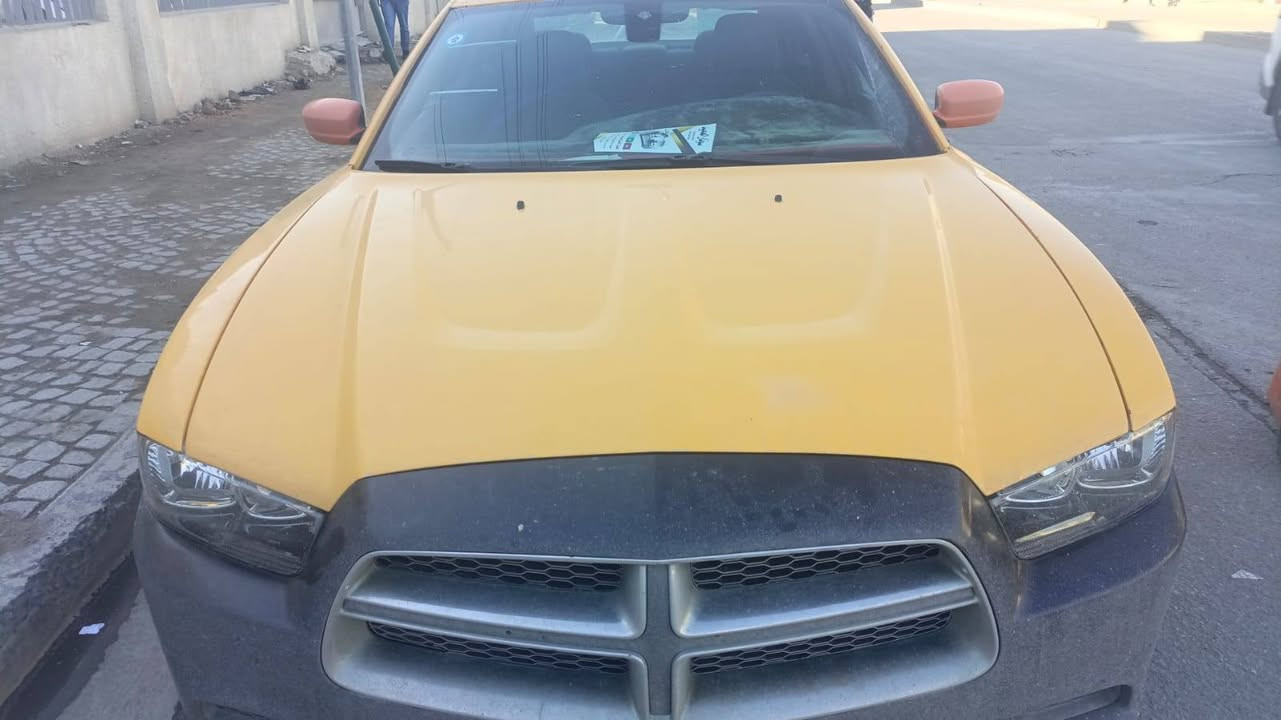 ملف بالنشر 
وسايق المركبه 
شارجر بغداد تاخذ انكليزي بس ورى العيد على ما تكمل المعامله موديل 11 سيارة جاهزه و مناسبه مكانها ذي قار سعر 98 بيع سريع تدفع 75 و 25 قصد هم ترهم 
***********
