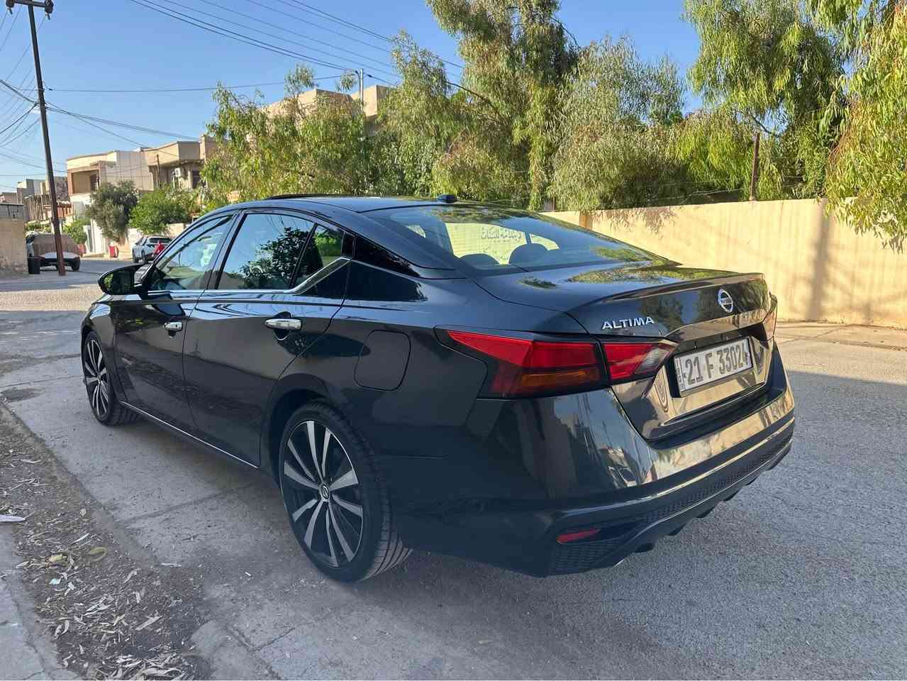 نيسان ألتيما موديل 2019 وارد أمريكي 🇺🇸 لون اسود كذاب مواصفات SL يعني فول مواصفات 
سقف سلايت
هندبريك بصمة
أوتو هولد
كشنات جلد أو تدفئة أو كهربائي
أستيرن تدفئة
تبريد قطعتين
رادار أمامي رادار خلفي رادر جانبي كول شغال
تحكمات استيرن تحديد مسار تحديد سرعه شغال
شغال عن بعد 
بيبان بصمه
لايتات عدسه زينون
بلاجكتور زينون بلادي
ويل كروم 18 طخم تايرات جديد
سيارة ماشي 110 مايل
ظررالسياره 3 قطع شرط بدون دواخل بدون شاصي بدون ايرباك بجم كبس صنوك كبس 
سيارة جاهزة صدر جديد كهربائيات تبريد شغال
سنويه جديد دفتر بانزين بيها مكان السيارة كركوك سعرالبيع (130$) بي مجال بصيط 
***********
*********** كركوك, العراق
