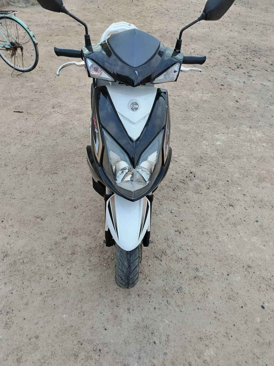 السلام عليكم.. ماطور بانزين للبيع شركة سايم نوع جبلي عالي السعر ٨٠٠٠٠٠ الف وبيها مجال ***********
