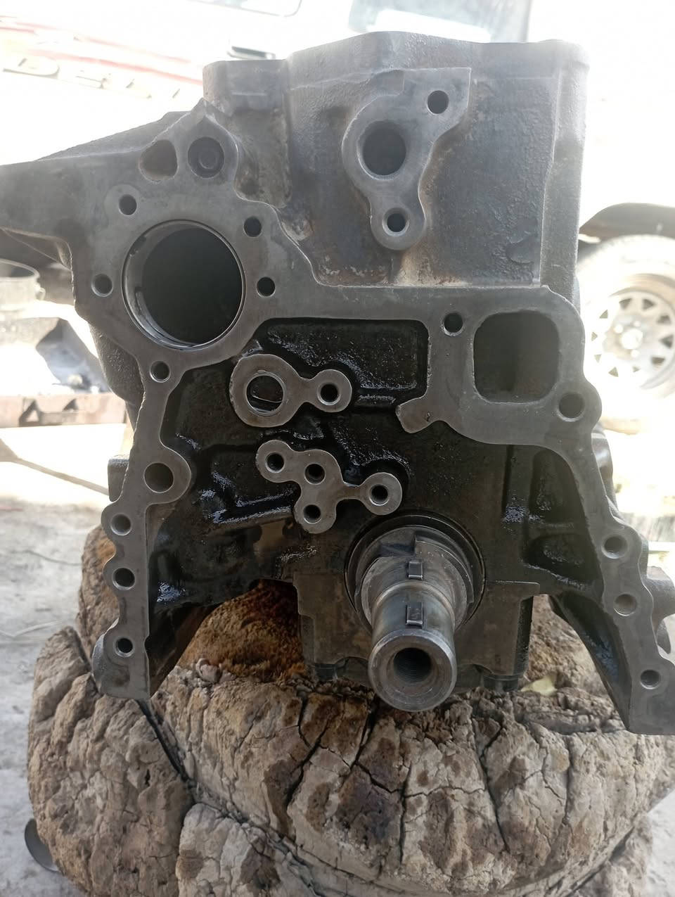 سلام عليكم اخوان عندي سلندر كريت ويل نضيف كلش يحتاج بس يطقات ورنكات بستم وعندي الكور جديد ويا السلندر السعر على خاص وعلى رقم ***********
