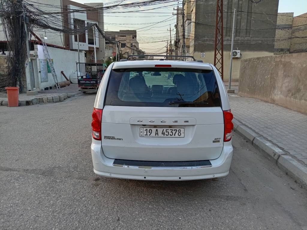 السلام عليكم ورحمة الله وبركاته *********** دوج كرنفال 2014 رقم كربلاء مشروع وطني بسمي وارد امريكي حادث جاملغ الامامي بدون دواخل سياره فول مواصفات 1/1 بيبان كهرباء جنطه كهرباء كرسي كهرباء فرس سقف وفرس ارضي شاشات وكامره محرك 6 سلندر 3600 تبريد 3 قطع 7 راكب سياحي سياره جديده وجاهزه من كل شي كير ومحرك وحداديه وتخم تاير وغرفه وتبريد ثلج الكل جديد العنوان كربلاء الشراي يتصل غير متواجد عل فيس السعر 153 وبيه مجال للطيبين كربلاء, العراق
