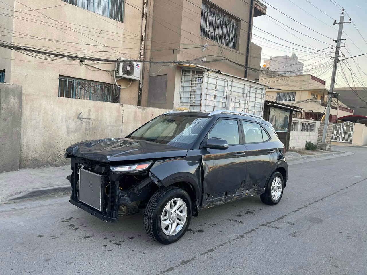 هواندي فينو موديل 23 دخول قبل فتره السياره على حادثها تشتغل وتمشي بدون دواخل لا لغد ولا شاصي محرك 1600 موصفات بصمه شاشه السعر 73$ بيها مجال مكان بغداد الاستفسار اكثر اتصل *********** بغداد, العراق
