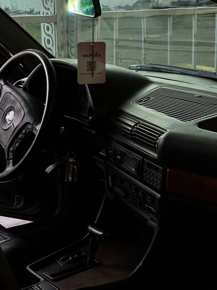 مراوس او بيع والافضل مراوس
بي ام 1991 
730 اصل لون نيلي
صبغ عام فرن 
محرك جديد
كفاله عامه من ضربة وخياس 
كهربائيات كلهه بلاد ونظيفه
غرفة جلد اسود جدا نظيفه 
كلشي بيهه شغال 
ادامه عامه مسوي للسياره 
فيت بمب
نوزلات
بلكات 
فلاتر 
صوندات بانزين
قاعدة وطوافه 
بنكه كهرباء 
كمبريسر جديد 
حساسات حماوه وتشغيل صباحي جدد
باتري جديد 
ولف حماوه وجوينات جدد 
السياره مابيها اي نقص وترايهه جدا حلو وناعم 
رقم صلاح الدين تحويل مباشر 

مكان السياره بغداد

***********
