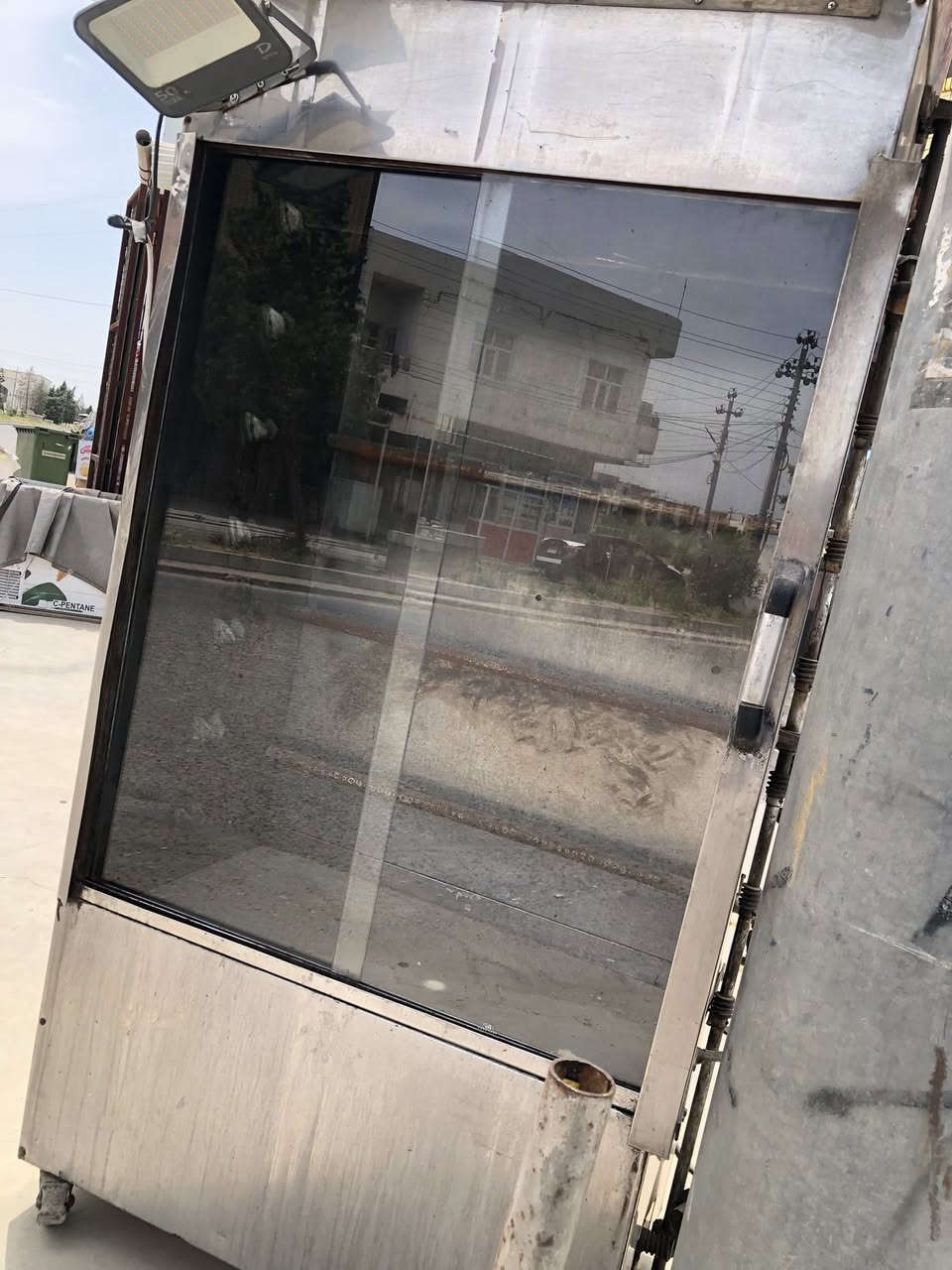 مطعم جاهز للبيع ***********
