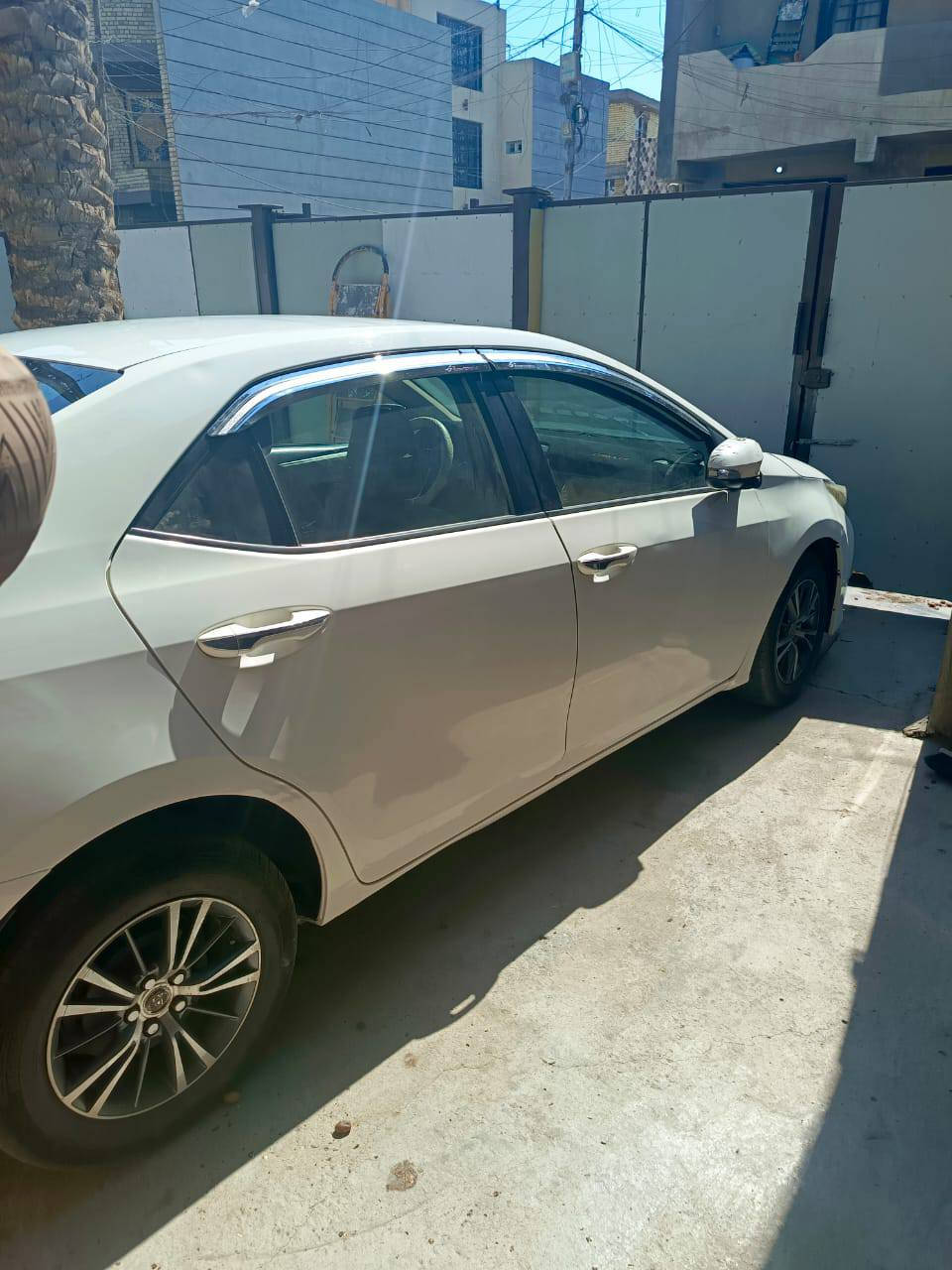 السلام عليكم 
للبيع كورلاة موديل 2015 خليجي موصفات Le 
يوجد بها ملاحضات بسيطة والسونار الفيصل بيننا  رقم بغداد (انكليزي)
السيارة باسمي شرط التحويل مكاني بغداد /الدورة 
السعر 135 وبيها مجال 
***********
