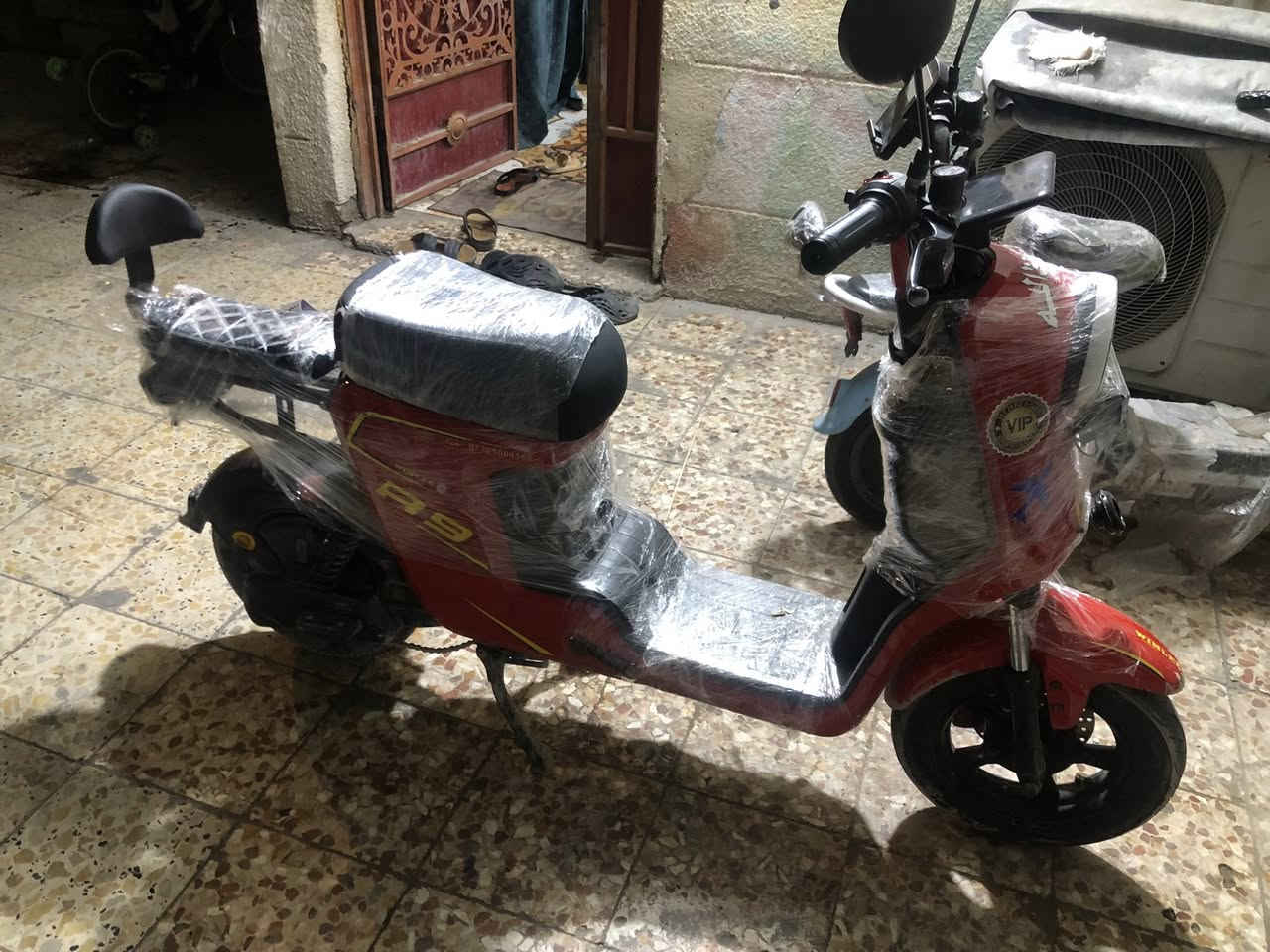 السلام عليكم R9 البيع كفالة عام / السعر 375 البصرة الزبير رقم الهاتف ***********
