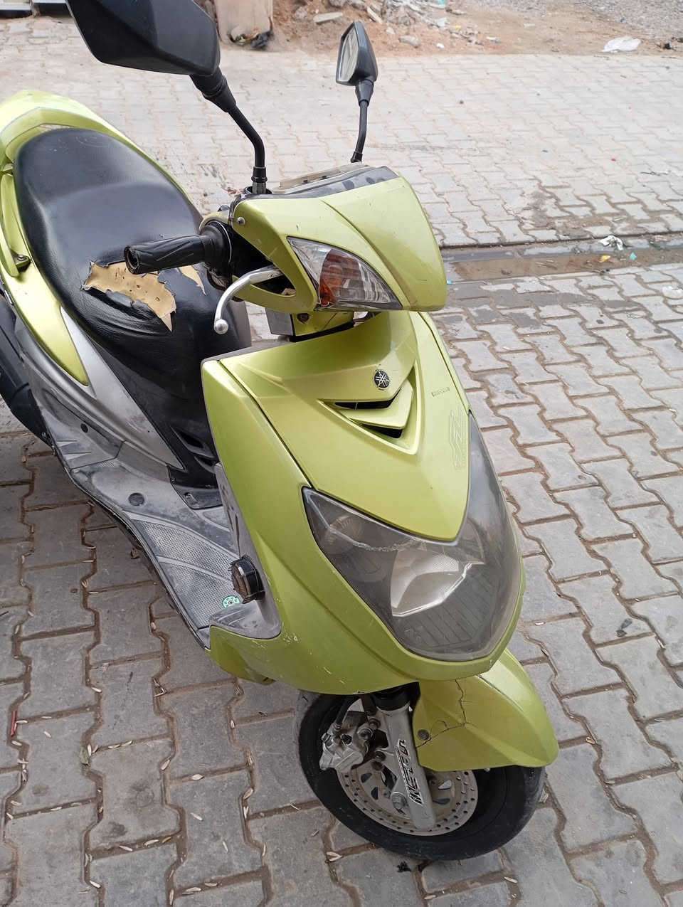 السلام عليكم للبيع سكنس فحل لون مختلف 💚 نوزل خطين دشبول ثلجي دراجة شغالة نكرة سلف  كهربائيات كلهة شغالة
كفرات ختم واحد دراجة شلعة ومعدل شك الكاع مكينة ناعمة خير من الله بيهة اشاير جانبية وبيهة مري اصلي 
بيهة زوج تأيرات جدد باتري جديد دراجة اي نقص مابيه

السعر ٧٠٠ وبيهة مجال بسيط 
الشراي خاص او اتصل ***********
المكان بغداد شعب
