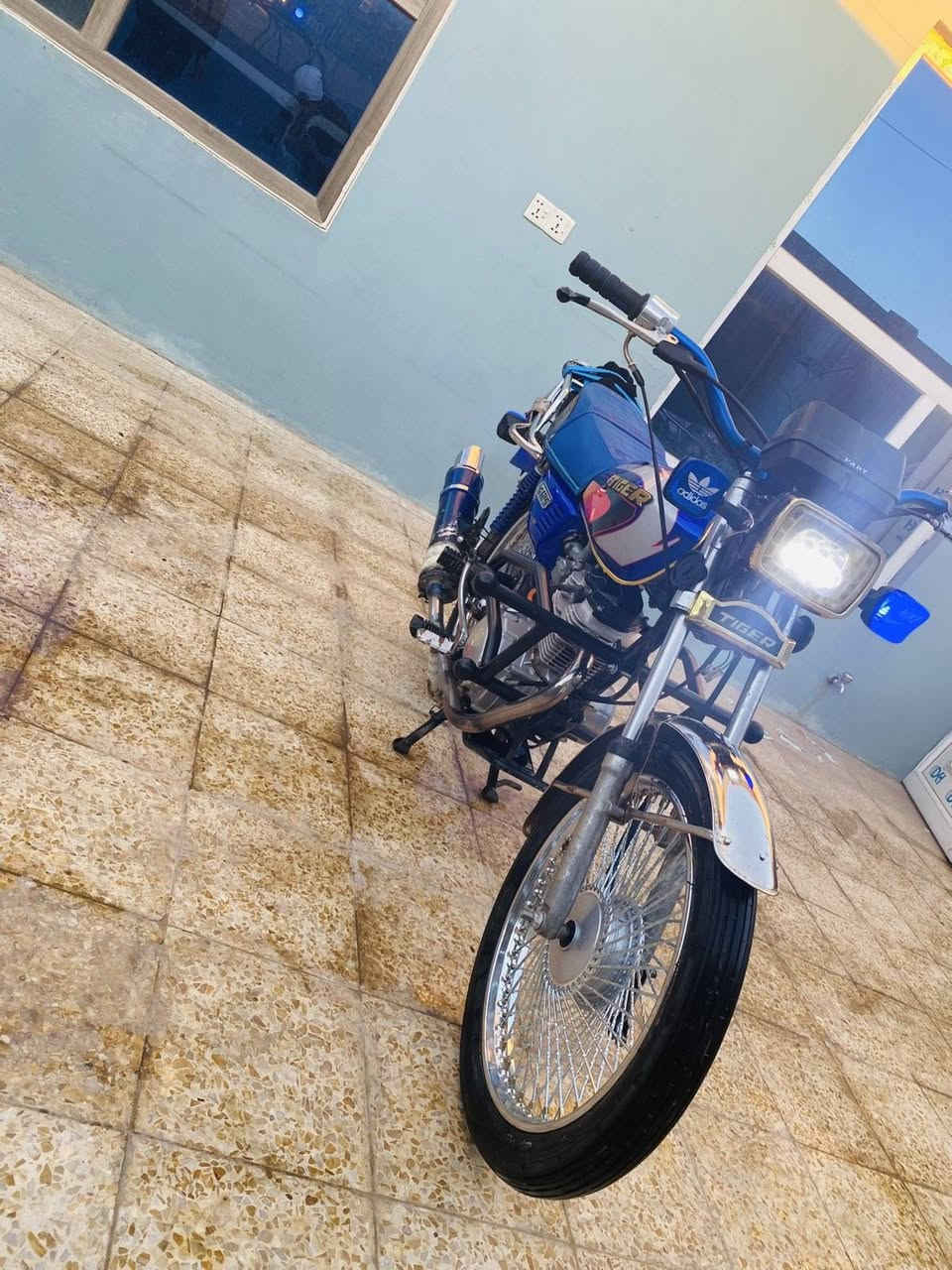 ماطور تايكر البيع محرك شرط 
مكان موصل جانب الايسر باقي الستفسار تصل و متواجد وتساب 
***********
