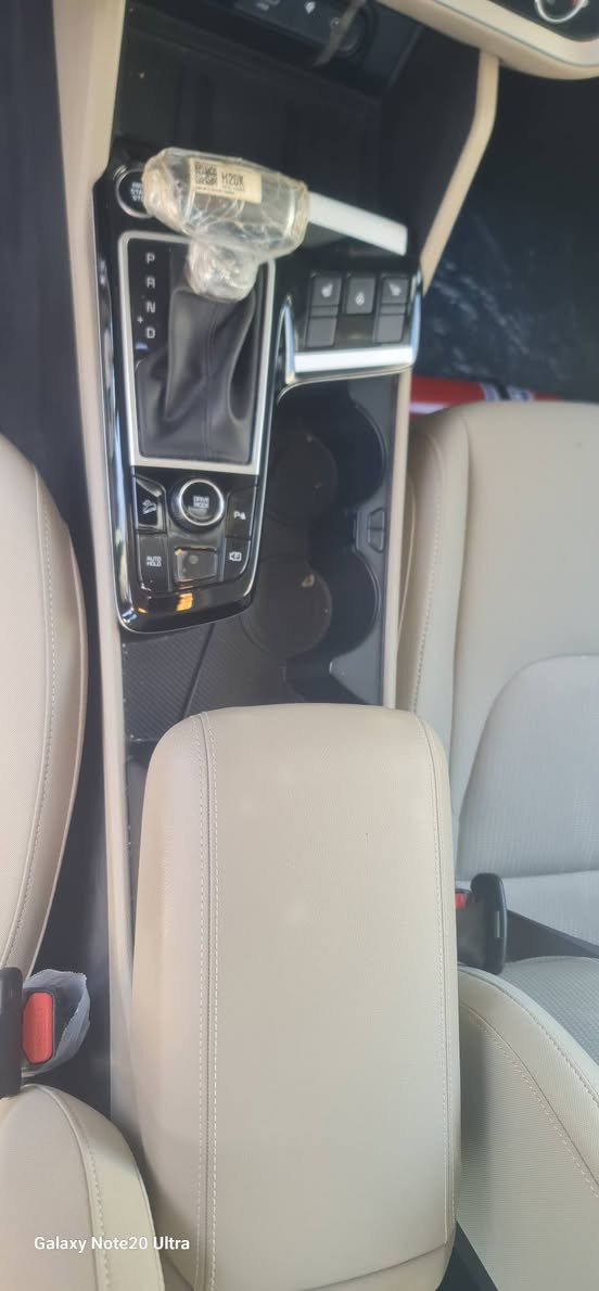 ‏‎السَّلَامُ عَلَيْكُمْ
كيا سبورتاج2023
مرقم بغداد زيرو  ماشية 11000كم السيارة كفالة عامة 
خليجي 
الموديل 2023 قمارة حديد 
دوش سعة المحرك 2.0L
مرتبط بناقل حركة أوتو 6 نمر
عددAIR BAG 2 
حساسات أمامية 
حساسات خلفية
داخل بيجي قماش 
لايت زينون + LED
كشافات 
بك لايت LED
ويل كب 19
4 دسك
اريل نفكيتر 
مفتاح التشغيل بصمة
تشغيل عن بعد   
شاشة Apple Car play
كاميرا دوارة   
حركة المقاعد الأمامية كهرباء
تدفئة المقاعد الأمامية 
تدفئة المقود 
تتسع المقصورة ل 5 ركاب
مثبت السرعة Cruise
المودات والأوامر الصوتية
أوضاع القيادة  Drive Mode
فحص أنظمة السيارة  
شفتات مقود
قطعتين تبريد
هاند بريك كهرباء 
‏ABS 
‏Auto Hold   أوتو هولد
نظام مانع الانزلاق
نظام نزول المنحدرات 
اشارة في المرايا الجانبية
مخرج منفذ الطاقة 
‏Bluetooth 
شاحن هاتف Wireless 
للاستفسار ***********
اخوان غير متواجد عالفيس الرجاء التواصل عالرقم واتس
