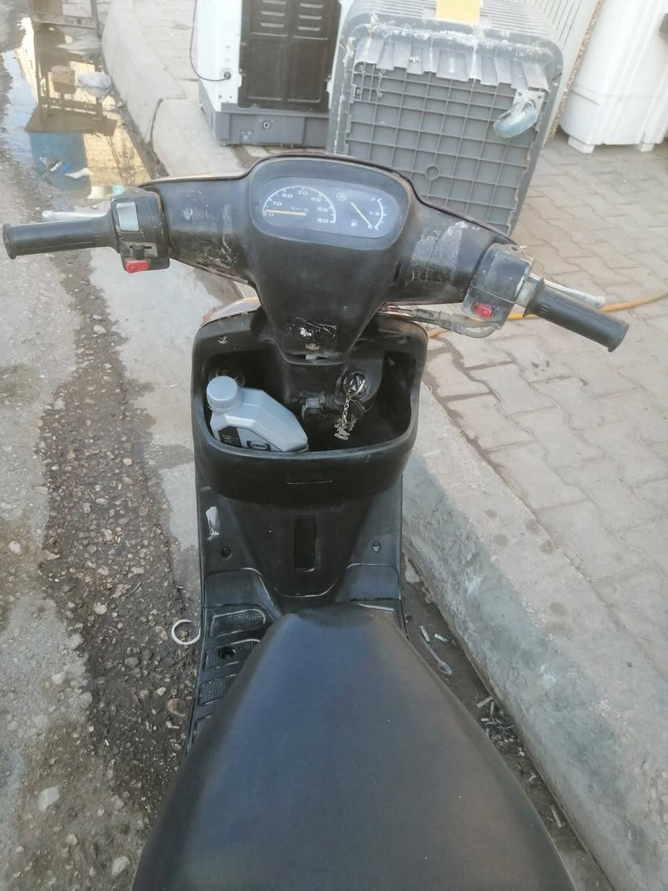 يا الله سلام عليكم للبيع دراجه بطه موديل 2000 كهربائيات لايت اشاير سلف هندر كيج بانزين شغال كيج السرعه شغال مكينه مجفته تجفيت بل جديد سعر ناعمه شلعه مشي سعر 275 وبيها مجال مكاني حي الحر اي تفاصيل خاص موجود


**إذا كنت صاحب هذا الإعلان وتريد حذفه لأي سبب، رجاءا أرسل رسالة إلى الدعم الفني**