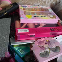 كارتون • غراض • مستحضرات تجميل