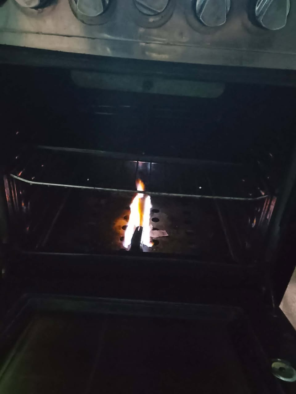 طباخ شغال كامل بسعر ٨٠ وبي مجال مكانه شارع ٨٠


**إذا كنت صاحب هذا الإعلان وتريد حذفه لأي سبب، رجاءا أرسل رسالة إلى الدعم الفني**