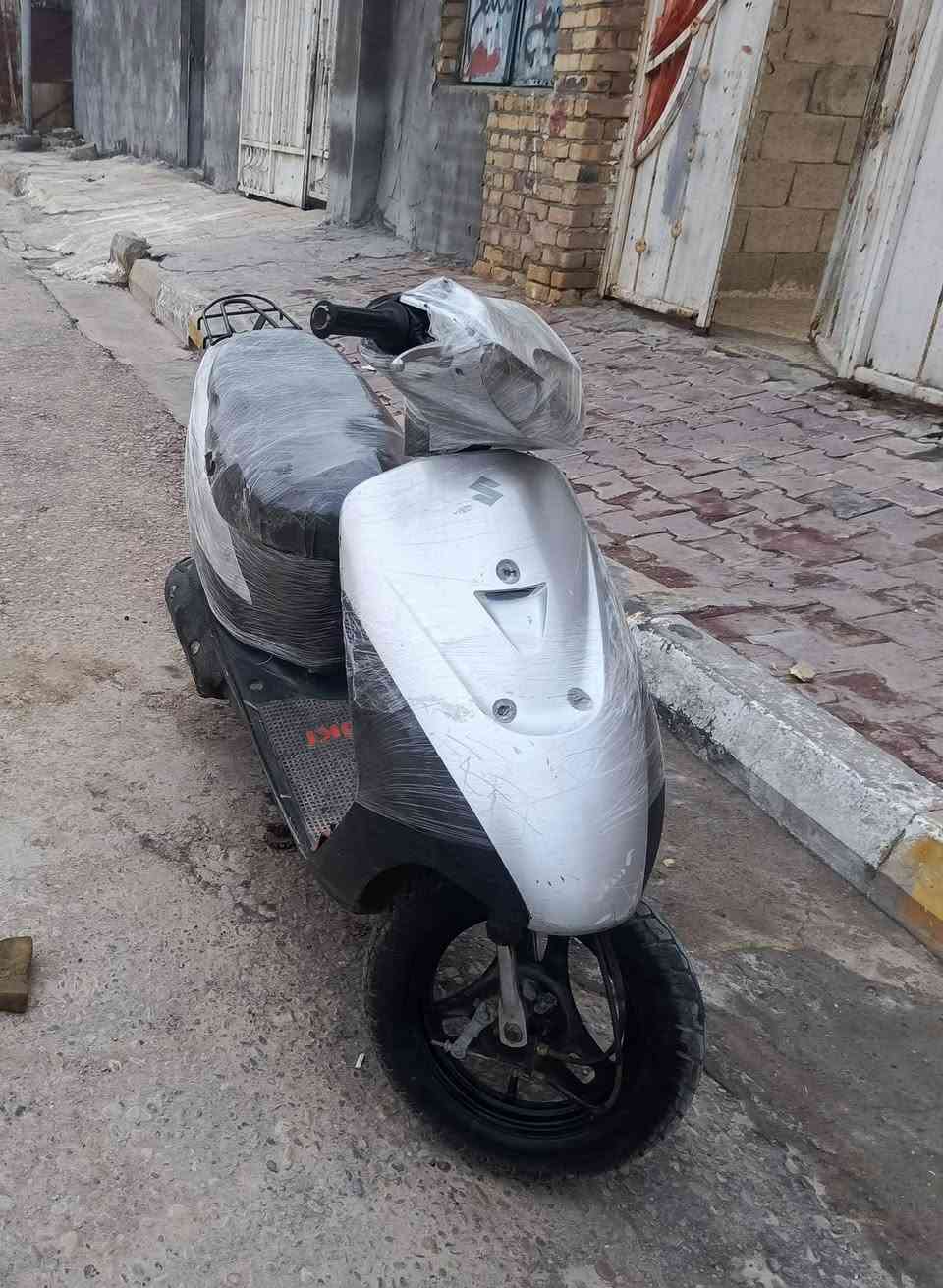 السلام عليكم دراجه البيع ساسوكي
اوراق بسمي شغاله سلف هندر صوته ناعم دراجه حلوه 
سعر 250رقم الهاتف ***********
