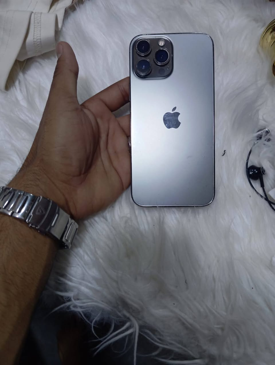 للبيع 13 برو ماكس ذاكره 256 بطاريه 73 جهاز اخو جديد اي صرف مابي قيم بليحبه الله   ***********
