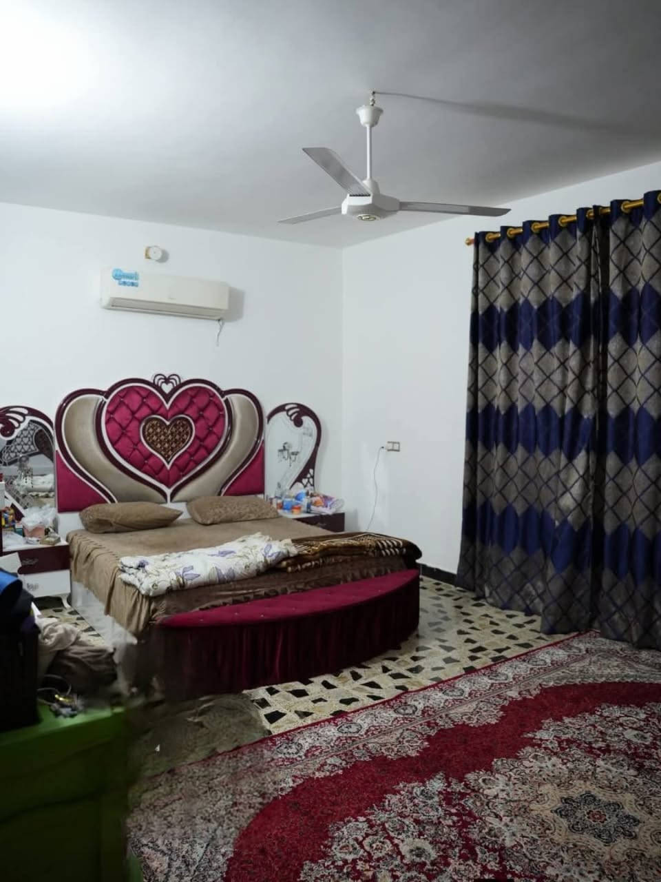 السلام عليكم فلة 250 متر درة سامراء العقار حر شارع 15 متر 
العقار بداية الدرة موقع مميز 
***********
