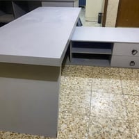 ميز مكتبي • ثقيل • حلة