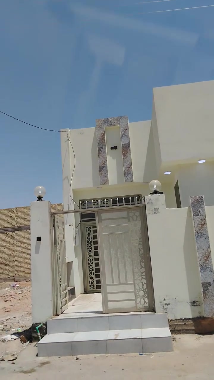 ياالله بيت للبيع مساحه 125
بيت جديد غير مسكون مقابيل قرية الغدير 
اكثر تفاصيل انتصال***********
