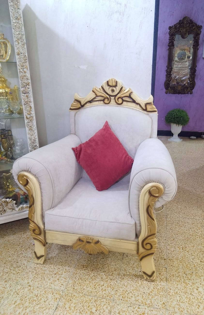 تخم للبيع تركي نضيف يتكون من6قطع 2قنفات و4كراسي السعر خاص الاتصال والاستفسار
***********
