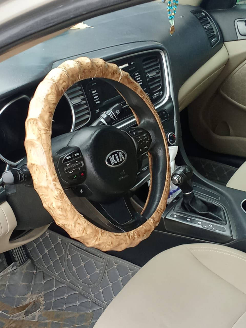 السلام عليكم اوبتيمه 15 امريكي حادثه بدنه وبنيد رقم ذي قار بسمي تحويل ثاني يوم 
جاهزه من كلشي مكينه كير حداديه تبريد خير من الله مكاني ناصريه السعر 118 وبيه مجال 
رقم الهاتف ***********
