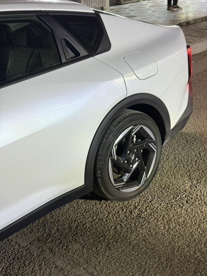 السلام عليكم
كيا K4 2025
   
رقم بغداد باسمي 
  صور الحادث مرفقة بدون لاشاصي ولا لغد 
#  LX 
المواصفات : بصمة  / هندبريك دكمة  / لايت LED  / مكينة 2000 دوش / شاشة كبيرة متصلة ديجتال /  اوتو هولد / LED امامي وخلفي / قيادة ذاتية / كامرة دوارة / رادار تعديل مسار / اوتو بريك / رادار جانبي / مود درايف / تحكم ستيرن / كروس سرعة /مانع انزلاق / بلوتوث / اواكس / USB/ ويل كب 17  / تشغيل عن بعد 

للتواصل والاستفسار
***********
السعر 180 بيها مجال
