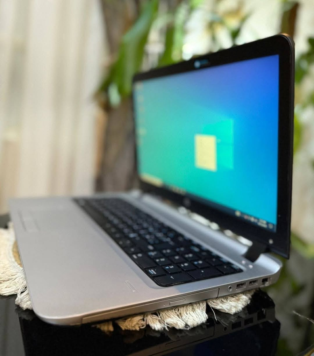 لابتوب HP سلم خفيف الوزن وجه معدني نيكل موديل مميز جدا 
 HP PROBOOK 450 G3الجيل السادس 
.
السعر  230 الف مع التوصيل
السعر قفل من الاخير 
.

مناسب جدا للدراسة والتصفح و البرامج المكتبية والطباعة 
 النظافة شرط اخو الجديد وعل الفحص وين متريد 
……………………
  لابتوب من الجيل السادس  hp 450 G3
 المعالج Ci5 الجيل السادس 
 ذاكرة الوصول العشوائي (الرام) 8GB 
 التخزين( الهارد) SSD 256GB 
 مقاس شاشة 15.6 حجم كبير 
 كيبورد  عربي انكليزي Full k.b 
 مشغل أقراص DVD 
…………………………………


**إذا كنت صاحب هذا الإعلان وتريد حذفه لأي سبب، رجاءا أرسل رسالة إلى الدعم الفني**