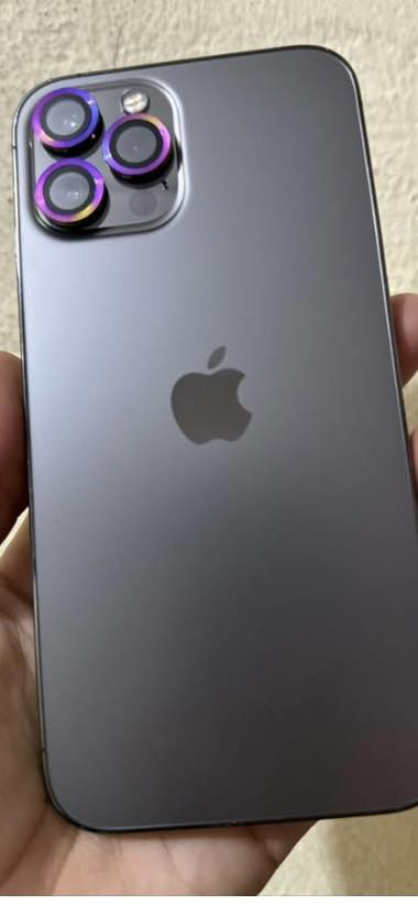 سلام عليكم ايفون 12برو ماكس  لبيع  مستبدل بس بطاريه فقط ذاكرته256كلشي  شغال بل جهاز كامرته نت مخابره كلشي فيس ايدي كلشي او موارس ب اكس ماكس نضيف حته لو مبدل بي بطاريه عادي   البكان بغداد الحريه  قريب على ساحت عدن الرقم متواجد وتساب.  ***********
