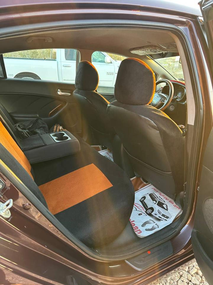 السلام عليكم فورتي 2018 لون كرزي كلين حادثه دعامية اماميه كما موضح بلصور شرط السونار وبيه شخط خفيف بالجاملغ جهه الصدر خفيف سياره نضيفه بمعنى الكلمه داخل السياره جديد  نضافه 100‎%‎ كاعيه جلد  الداخل صاج كشنات  مغلفه اقماش اصلي شاشه صغيره كامره تخم تاير سياره  نضيفه بمعنى الكلمه سنويه لل2031 ارقام انكليزيه رقم بغداد بأسمي تحويل مباشر هزه وتجديد سنويه قبل شهر سويتهن الحداديه نضيفه كير At المرغوب  مكينه 2000 دوش مكاني الحله المركز السعر133وبيه مجال بسيط وللاستفسار اكثر الاتصال على الرقم ***********
