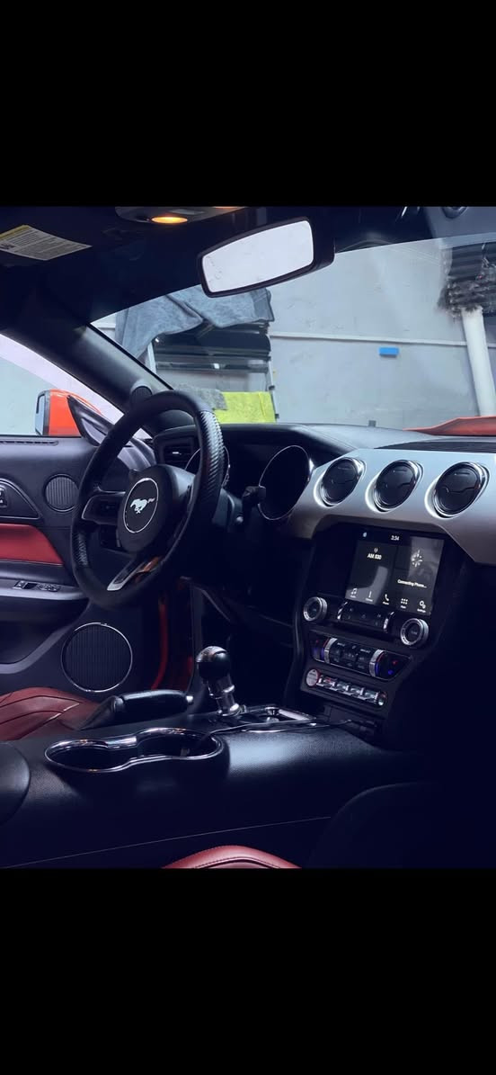 السلام عليكم موستنك v6 كير عادي فول بريميوم
كيجات ٧ الوان
شاشه كاربلي 
نظام ترحيب
دخول ذكي
غرفتها جديده 
بصمه حديثه 2020
لحيه شيلبي
دفيوزر  
ويل ويلد حجم 18
سكوبات جاملغ خلفي
تفريغ اكس بايب + دبات ht باور
منظومه لايت زنون
ولف حماوه ريسنك
منظومه تبريد جديده
اي بي اس دسكات امامي خلفي وتصفير فلنجات
عبوه جديده
حداده جديده
السياره مصبوغه حزام 
سعرها 128 
مكاني البصره
***********
