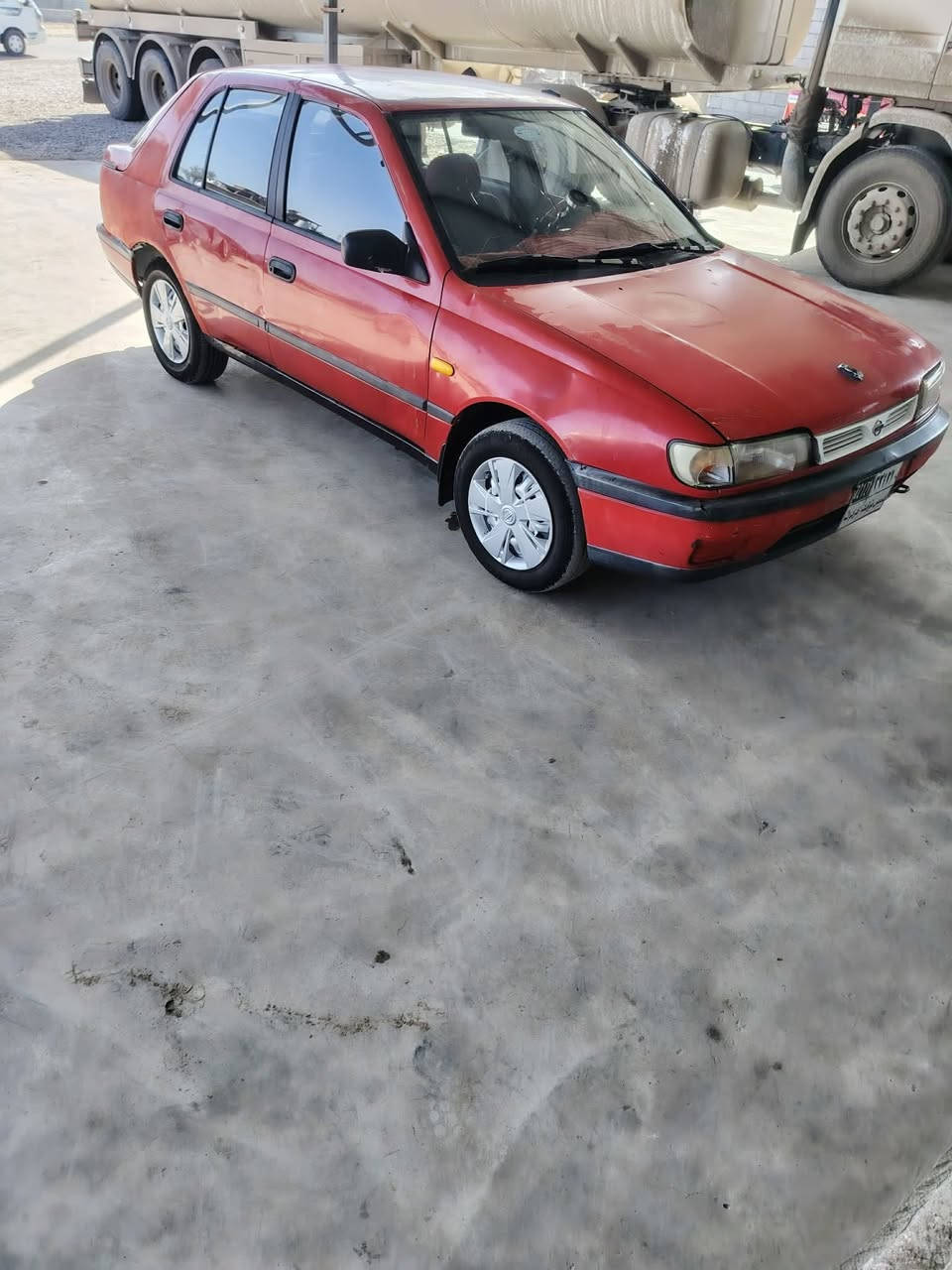 السلام عليكم 
سياره نيسان سني للبيع وذامراوس مارك نضيفه فقط
موديل ١٩٩١
حداديه نضيفه 
 رقم فحص كركوك سنويه صاقطه ب٢٠١٩
شرط الوكاله والتحويل 
تايرات نص عمر 
دواخل نضيفه كهربائيات شغاله 
السعر 22وبيه مجال شويه 
للاستفسار ***********
