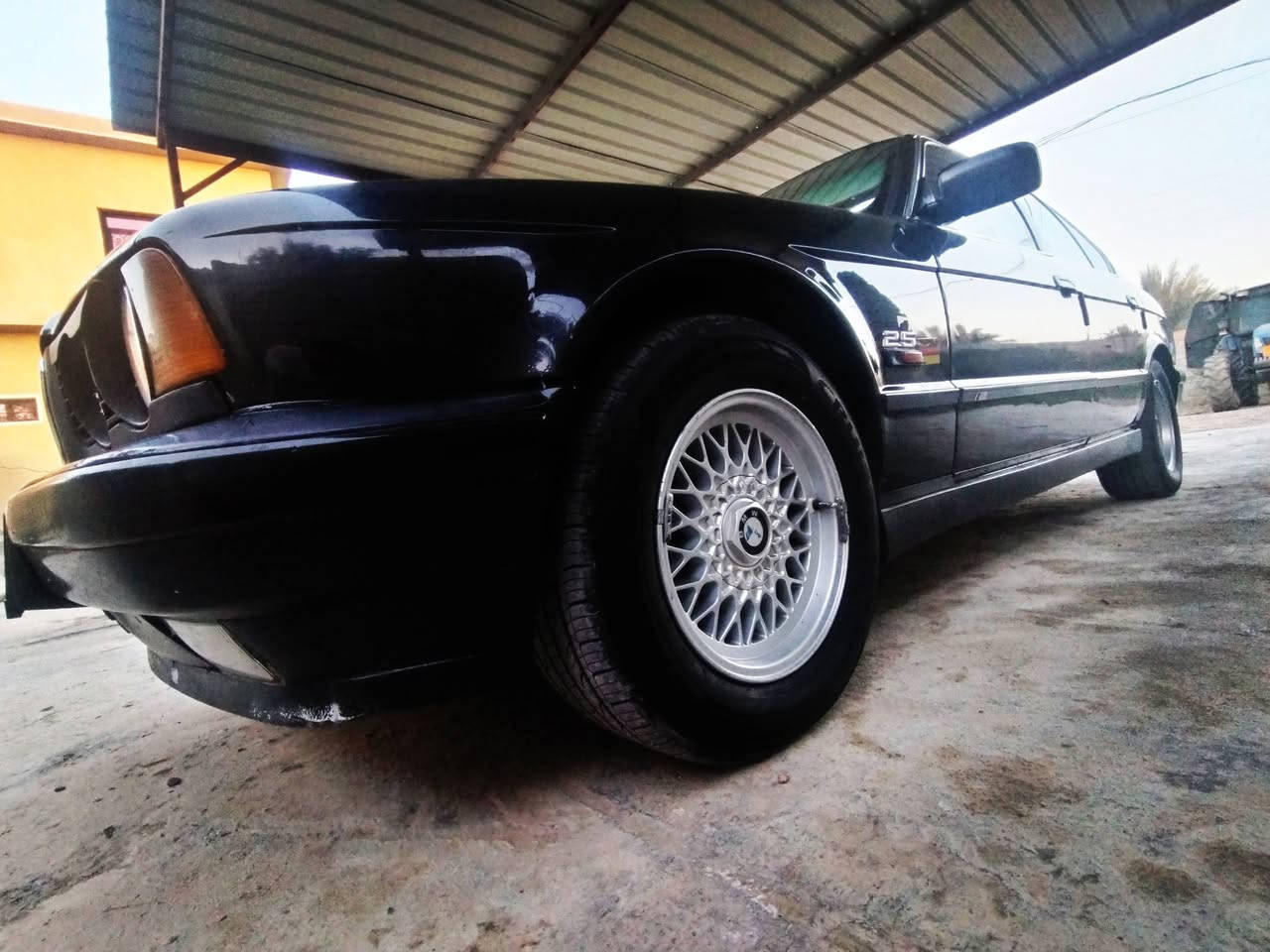 BMW 525 iA 1993 
مسكر تك فانوس وارد ياباني گير اوتو الماني ZFوضعيات3 قيادة اكسل خفيف 3.15 مكفولات شرط الفحص بچم عريض دبل ايرباك دبل چكمچه كشنات M هيتر تخم بردات سلاد روف طگتين مري منفصل تدفئه تبريد ثلج ❄️ ترايك للسعودية تعتمر وترجع السيارة متكامله ربع متصرف عليها تشغل وتطلع مطمأن تجي تچيك وتفحص وين ميعجبك السياره ضررها جاملغ خلفي عكس السايق ومصلح مثل متشوف بل صوره مرجعه بلاديه سعر 50 قفل 
مكان السيارة بغداد التاجي ***********
