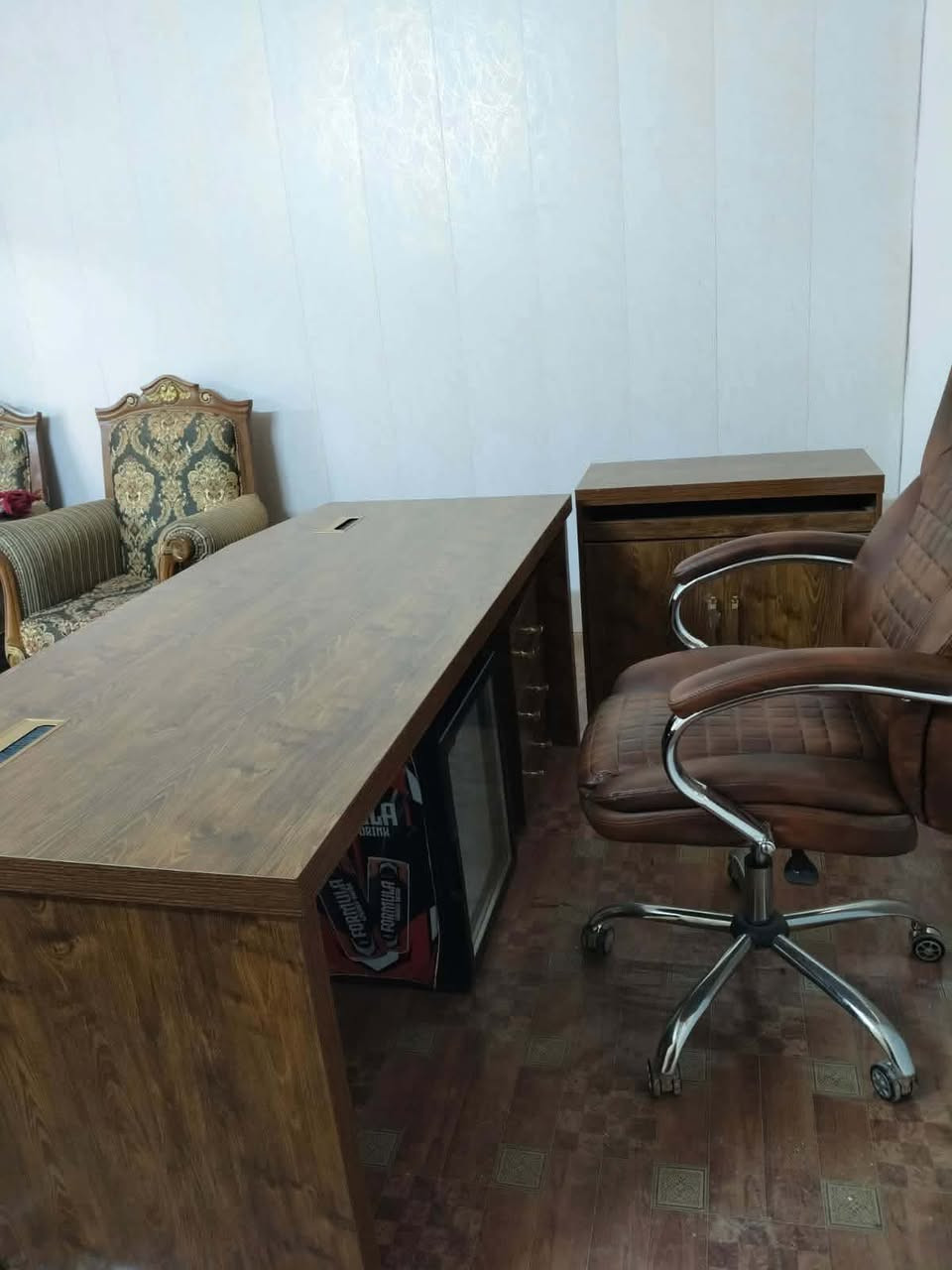 مكتب نظيف مابي اي ضرر للبيع متكون من ميز وكرسي مدير وطبله وميز صغير وثلاجة صغيره ب550 الف التخم ب250 المكان بغداد الدوره


**إذا كنت صاحب هذا الإعلان وتريد حذفه لأي سبب، رجاءا أرسل رسالة إلى الدعم الفني**