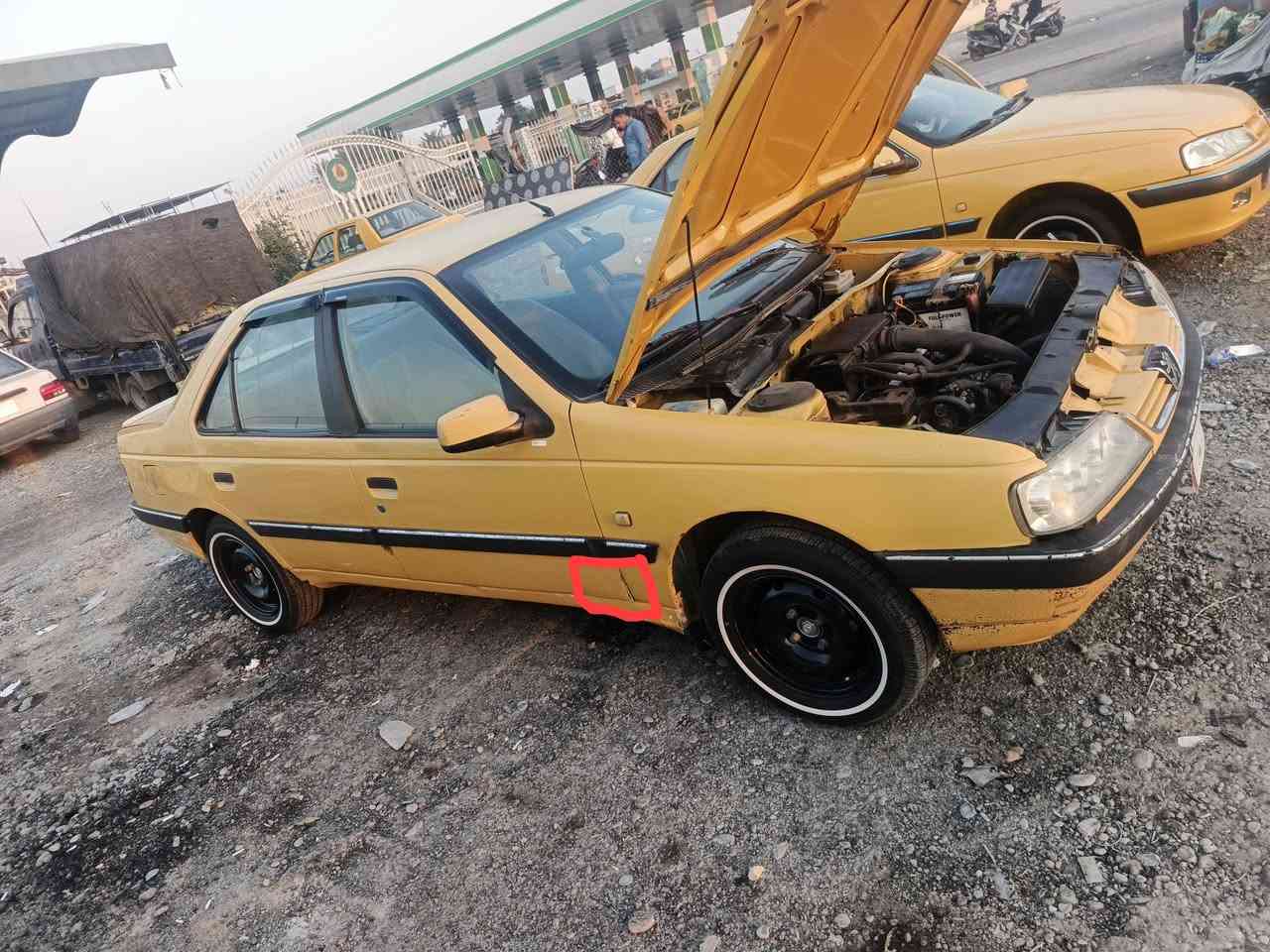 سلام عليكم ورحمة الله
للبيع بيجو لميس موديل2015سيارة حلوة ماناقصها شي كير محرك ضمان 

بيها طخات خفيفة ومعمرهن محددهن بل حمر مداور ثاني يوم أروح وياك أصفر هيئة وغرامات كبل عنوان بغداد سياحي حي النصر..... سعر /38/ رجائن لمو شراي لا يكسر بيها ❓***********
