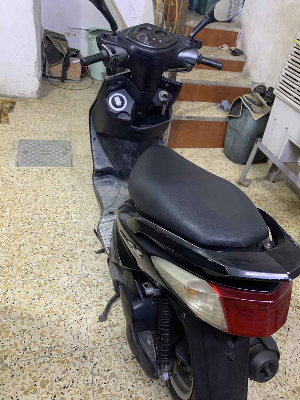 السلام عليكم دراجه سكنس فحل ياباني الدراجه ستان كهربائي قبق نفخ كله شغال كهربائيت السعر 650 وبيها مجال للشراي عنواني مدينه الصدر الرقم ***********

