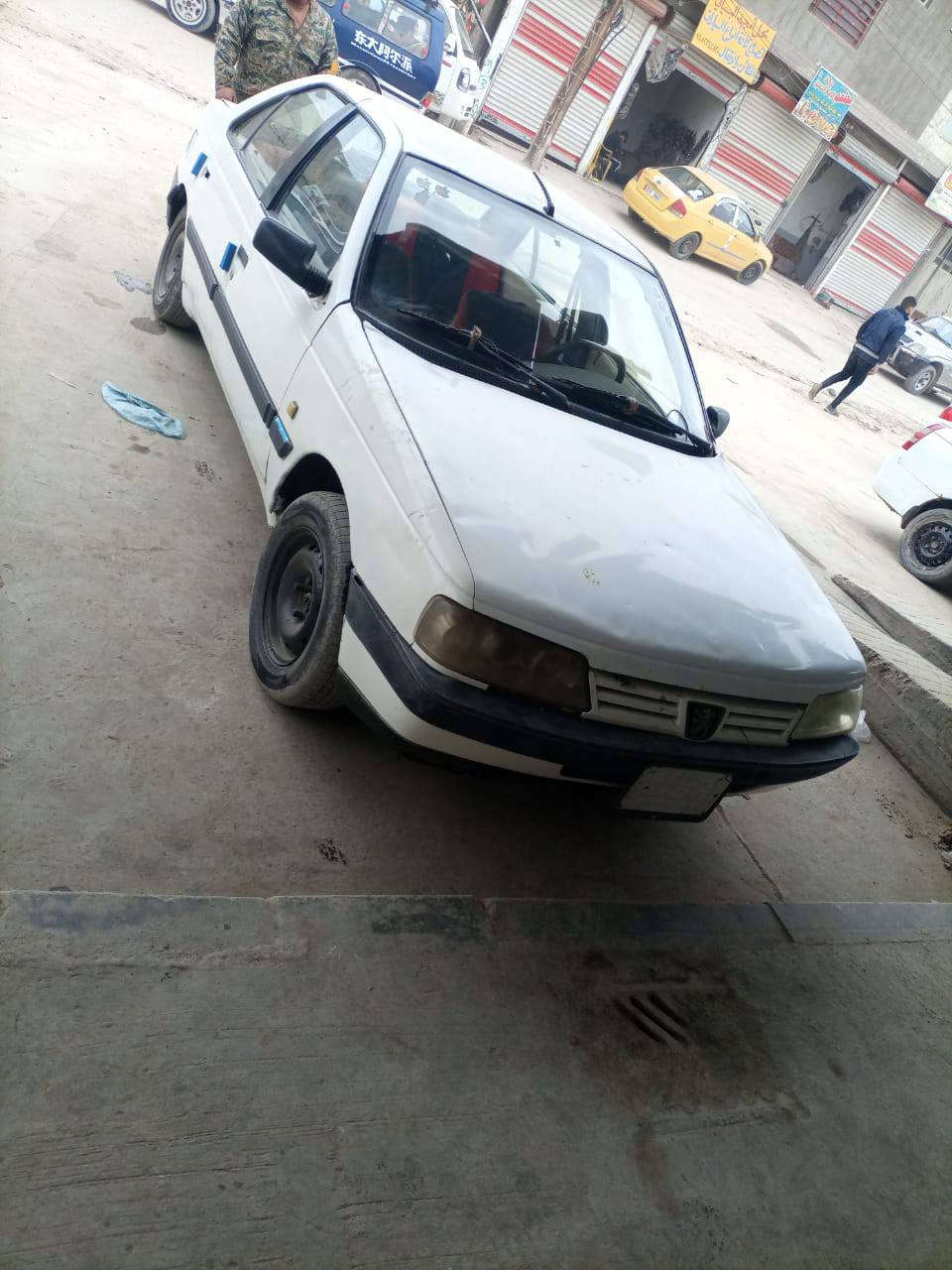 السلام عليكم بيجو 405للبيع  بدون راعي رقم كربلاء الماني موديل 2010 السياره يرادلها ترتيبات بسيطه كير نضيف مكينه بيها بخار مكان السياره بابل السعر 15وبي  مجال بسيط الاتصال ***********
