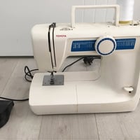 مكينة خياطة • تويوتا • ٢١ غرزة