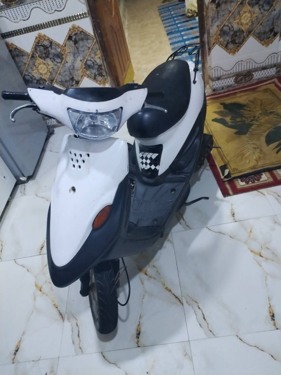 يالله،،  دراجه يوماه ام تسعه، دراجه خير من الله، شلعه ومعدل طياره بلمشي، كبريته اصليه، ناااعمه خرسه مابيه اكسن، دراجه غراضه كله اصلي، بلاد،كفرات اصليه، مجفته مره فقط، تجفيت مضبوط، محرك نشط، تايراته جدد، تشتغل سلف وهندر، شغل وطلع وين مايعجبك، ودراجه وراق اصولي بسمي سعره ب 325، لاتصال ***********
