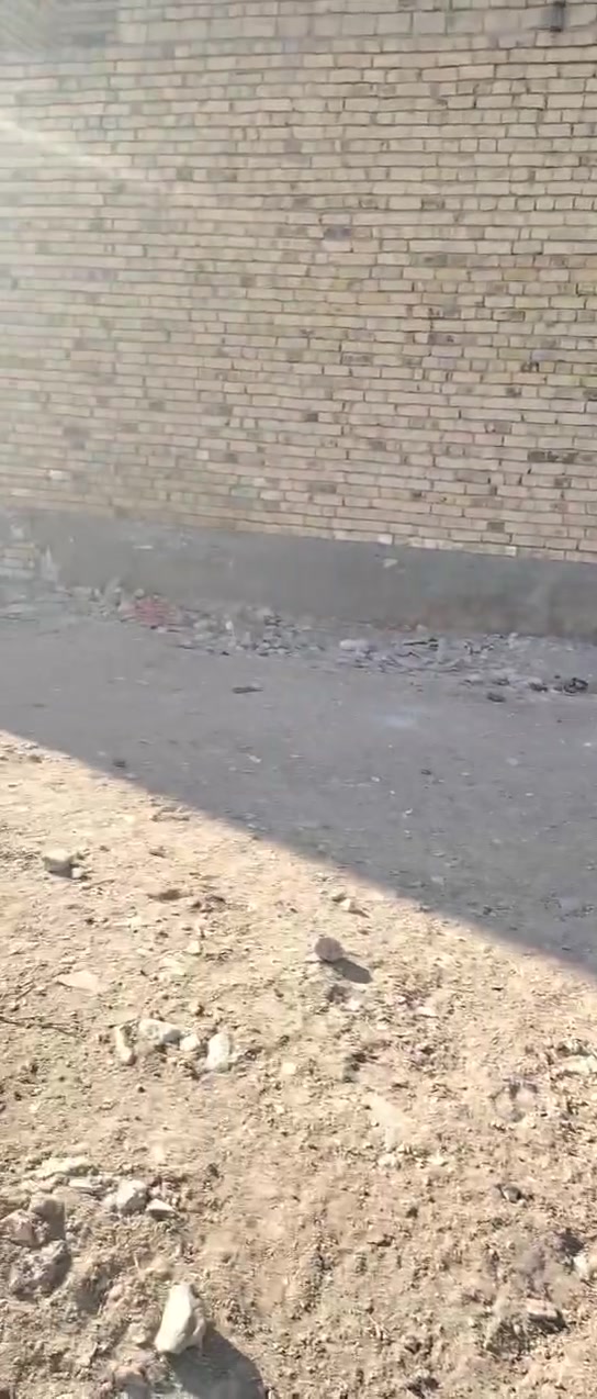 السلام عليكم نصف قطعة أرض للبيع المساحه 140متر مجاور ملعب الشرطة للستفسارالاتصال هاذه الرقم ***********
