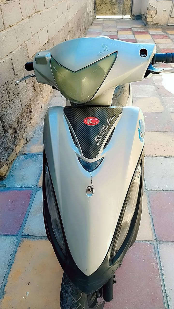 دراجه للبيع جي فور نكره سلف ما مفتوحه كلشي بيه شغال كهرباء شغاله تجي ويتشوف ابعينك شرط الفحص سعره 550 وبيه مجال الطيبين ناصريه مركز ***********
