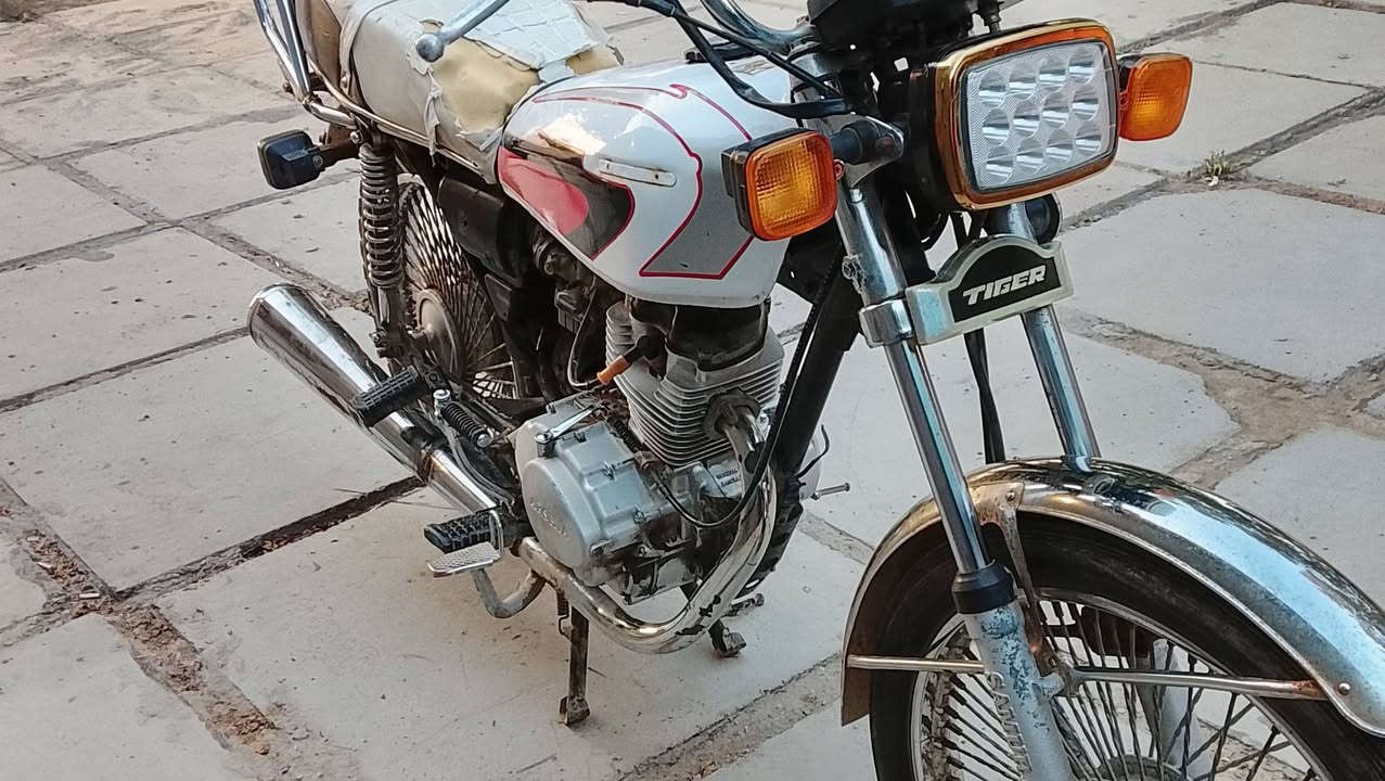 السلام عليكم اخوان دراجة تايكر موديل 2020 دراجة  نضيفة خير من اللة ما بيها نقص بس دكسات خلفي الدراجة كلك السعر 300لاتصال ***********
