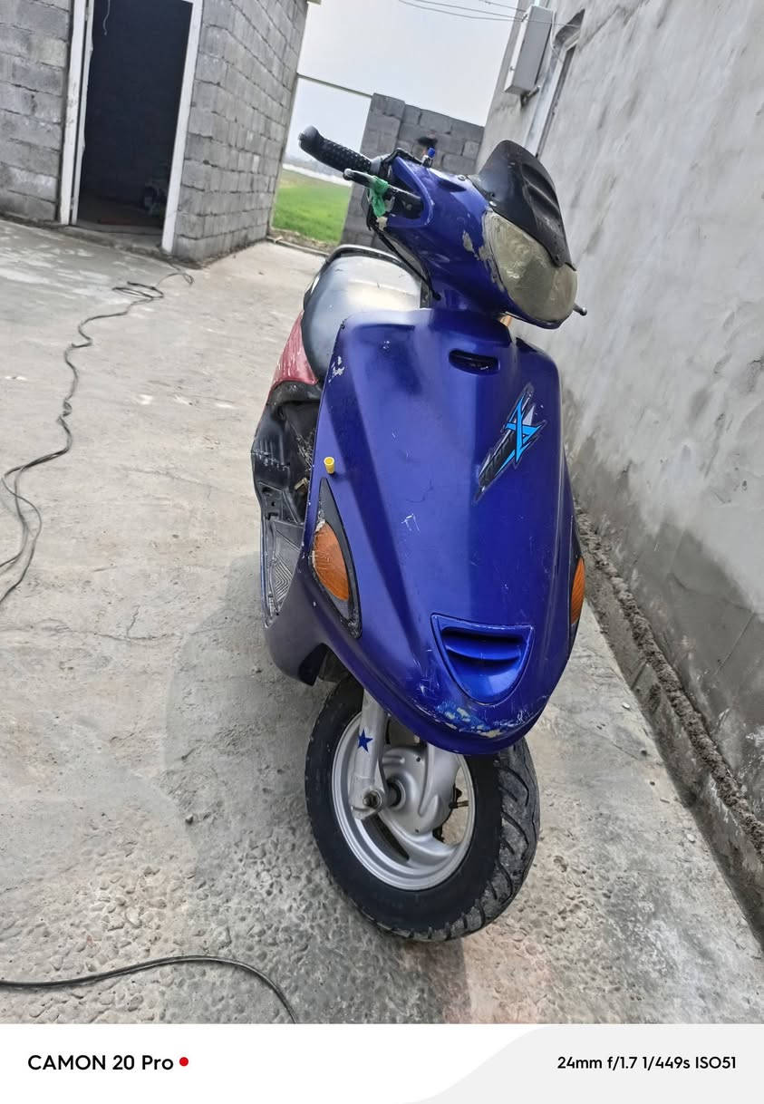 سلام عليكم دراجه فراشه لبيع نضيفه المكان الدوايه قضاء الشطره بيه عطل بصيط مانيت فقط السعر 200 لشراي بيه مجال ***********👉🏻بس واتساب
